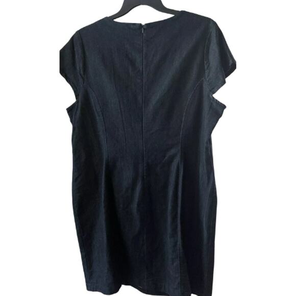 Lane Bryant Denim Sheath Dress in Dark Wash Denim Blue EUC Size 26 (Plus) - Picture 3 of 4